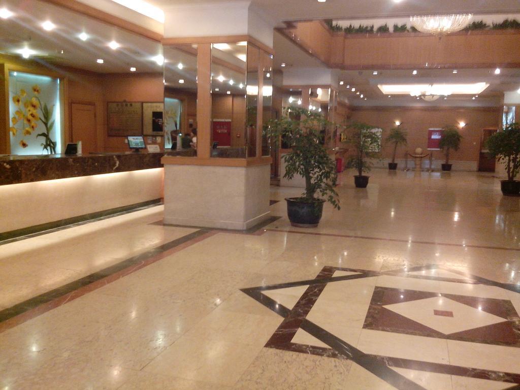 Garden City Hotel Chengdu Exterior photo